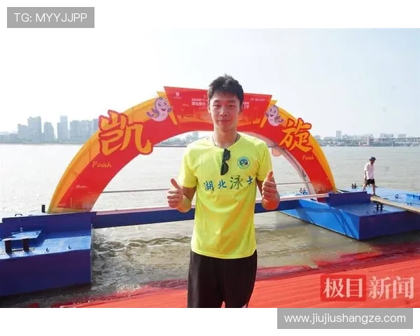 600 泳士搏浪鹭江!2025 横渡活动续写世纪传奇