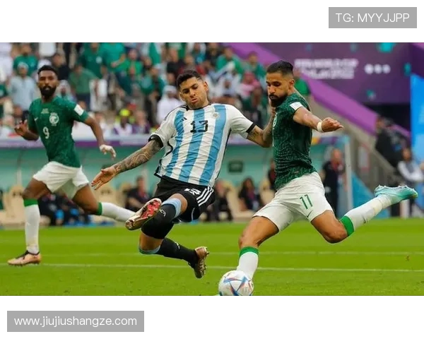 马竞 500 万欧报价罗伯逊！红军铁卫或成西蒙尼左路新援